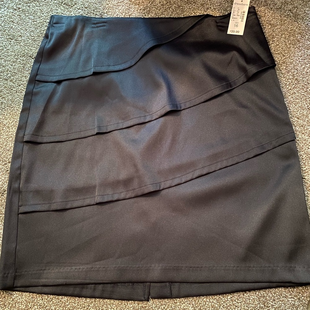 Black Ruffle skirt NWT